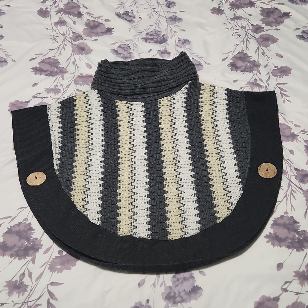 Markos Poncho   Lot D